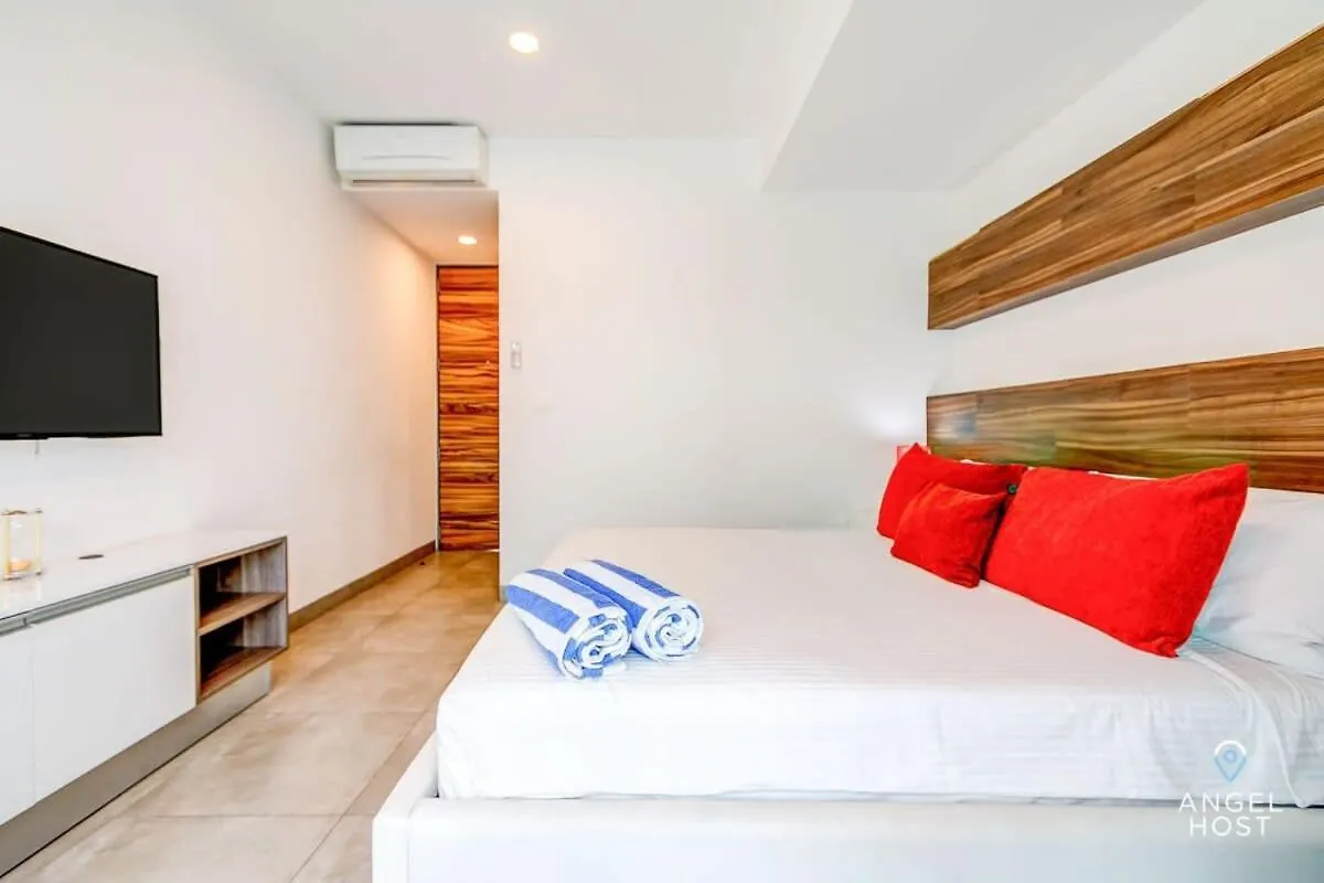 Holiday home Condo With Amenities Sleeps 8 Roof Pool Gym Playa del Carmen
