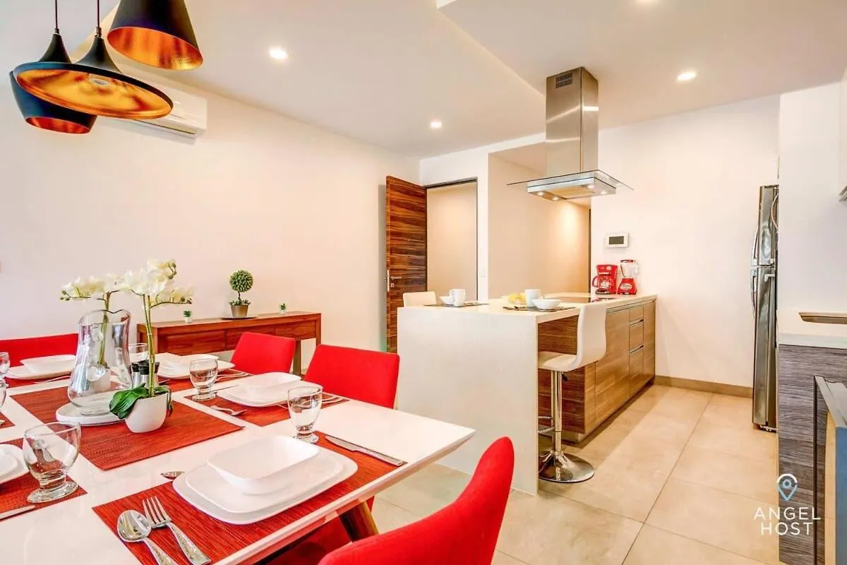 Condo With Amenities Sleeps 8 Roof Pool Gym Playa del Carmen Holiday home