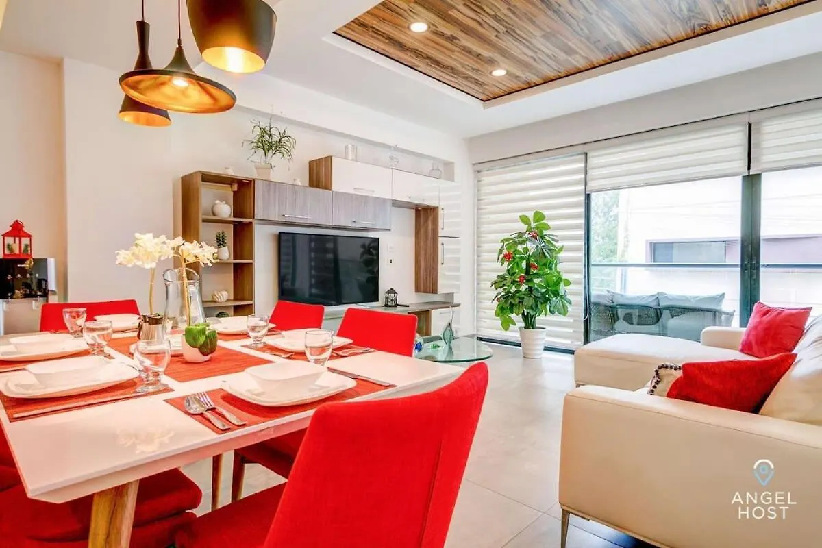 Condo With Amenities Sleeps 8 Roof Pool Gym Playa del Carmen Prázdninový dům